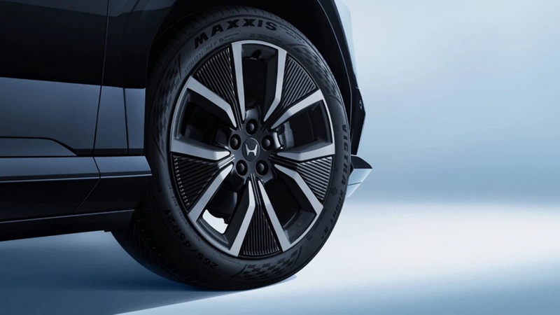 Электрокроссовер Honda Ye S7 обуют в премиальные шины Maxxis